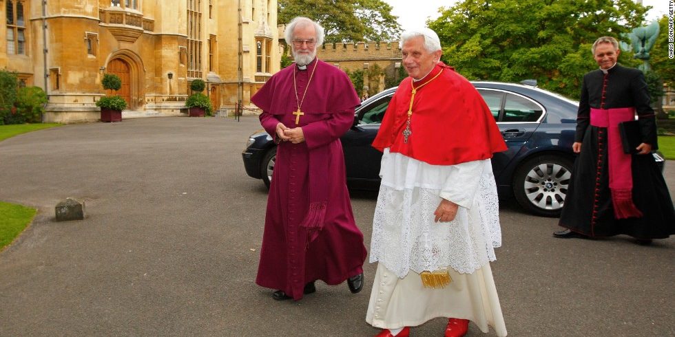 130319113022-pope-wardrobe-lace-rochet-horizontal-large-gallery