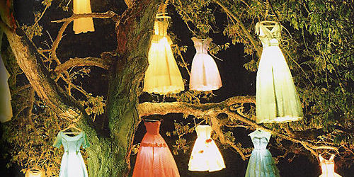 dress lamp tree 2002