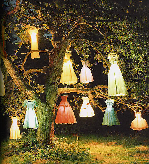 dress lamp tree 2002