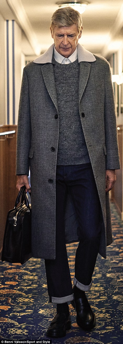 Wenger_in_a_long_grey_coat-a-83_1446826062047